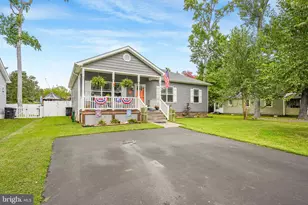 21 10th St, Colonial Beach, VA 22443 - Photo 5