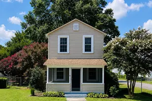 301 Bancroft Ave, Colonial Beach, VA 22443 - Photo 1