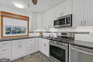 292 Sea Horse Dr, Colonial Beach, VA 22443 - Photo 11