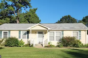 305 Mimosa Ave, Colonial Beach, VA 22443 - Photo 1