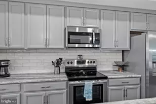 300 Douglas Ave, Colonial Beach, VA 22443 - Photo 5