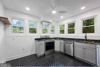 422 Clifford Street W #4, Winchester, VA 22601 - Photo 3
