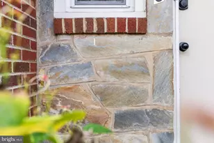 105 W Oates Ave, Winchester, VA 22601 - Photo 3