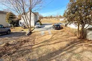 24 N Pleasant Valley Rd, Winchester, VA 22601 - Photo 1