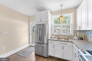 118 1/2 E Cork St, Winchester, VA 22601 - Photo 9