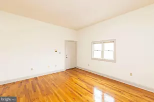 7 W Piccadilly St, Winchester, VA 22601 - Photo 3