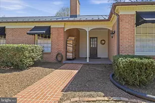 466 Merrimans Ln, Winchester, VA 22601 - Photo 5