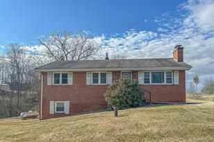 202 Poe Dr, Front Royal, VA 22630 - Photo 1