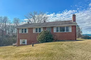 202 Poe Dr, Front Royal, VA 22630 - Photo 3