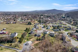 201 Peach Tree Ct, Front Royal, VA 22630 - Photo 41