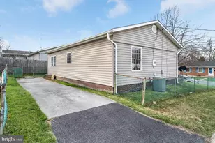 751 W 13th St, Front Royal, VA 22630 - Photo 3