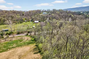 400 Deer Run Cir, Front Royal, VA 22630 - Photo 11