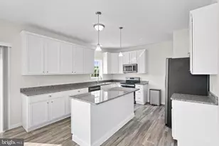 100 Holiday Ct, Bentonville, VA 22610 - Photo 11