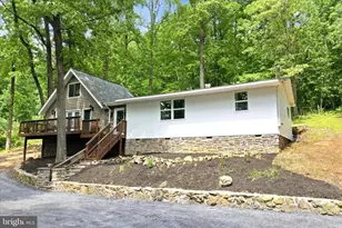 557 Golden Russet Dr, Linden, VA 22642 - Photo 1