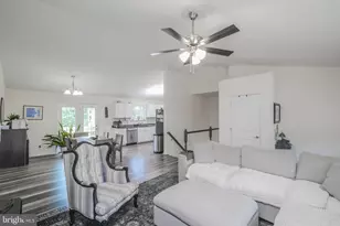 1099 High Top Rd, Linden, VA 22642 - Photo 9
