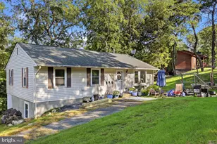 186 Apple Orchard Dr, Linden, VA 22642 - Photo 3