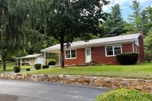 7 Circle Dr, Petersburg, WV 26847 - Photo 1