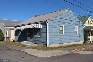 19 Myrtle Ave, Petersburg, WV 26847 - Photo 3
