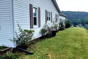 414 Highland Ave, Petersburg, WV 26847 - Photo 3