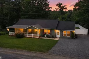 26 Scarlet Cardinal Ln, Mount Storm, WV 26739 - Photo 3