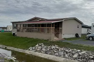 200 Jackson Ave, Moorefield, WV 26836 - Photo 1