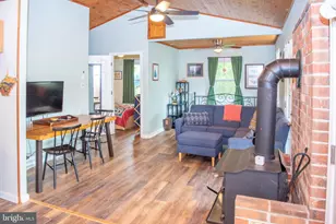 78 Vly Vw Rd, Lost City, WV 26810 - Photo 5