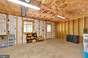 121 Pendragon Ct, Paw Paw, WV 25434 - Photo 39