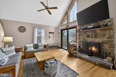 2368 Crossings View Road, Paw Paw, WV 25434 - Photo 7