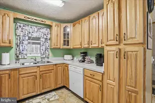 25 Fox Craft Ct, Green Spring, WV 26722 - Photo 7