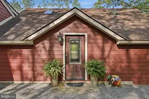 1856 Crossings View Rd, Paw Paw, WV 25434 - Photo 5