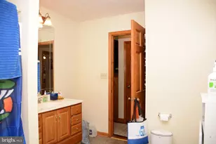 945 White Oak Trail, Paw Paw, WV 25434 - Photo 19