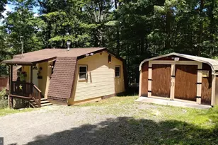 586 Cardinal View Rd, Paw Paw, WV 25434 - Photo 1