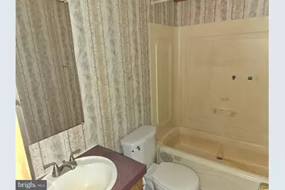 305 N River Run Boulevard, Delray, WV 26714 - Photo 3