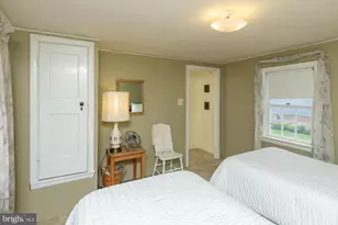 417 E Washington St, Charles Town, WV 25414 - Photo 31