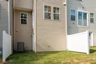 64 Tate Manor Dr, Charles Town, WV 25414 - Photo 9