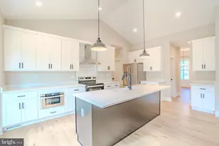 37 Mistletoe Ln, Harpers Ferry, WV 25425 - Photo 21