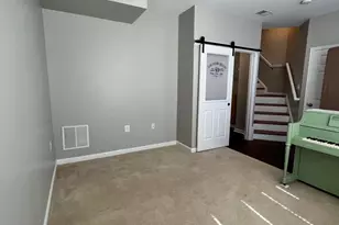 66 Davis St, Charles Town, WV 25414 - Photo 15