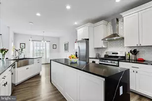 219 Summerfield Wy, Shenandoah Junction, WV 25442 - Photo 3