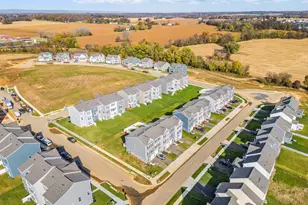 759 Lord Fairfax St, Charles Town, WV 25414 - Photo 7