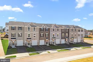 209 Huntwell W Ave, Ranson, WV 25438 - Photo 3