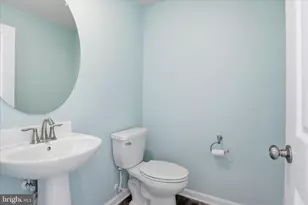 889 Barksdale Dr, Charles Town, WV 25414 - Photo 7