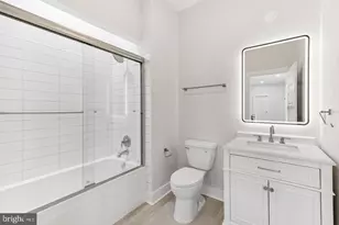 515 E Washington St, Charles Town, WV 25414 - Photo 9