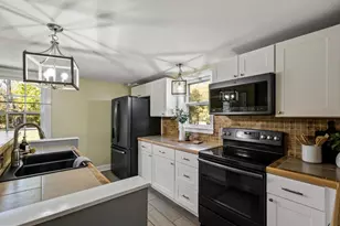 7 South St, Kearneysville, WV 25430 - Photo 1