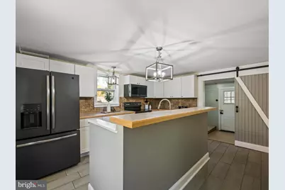 7 South Street, Kearneysville, WV 25430 - Photo 3