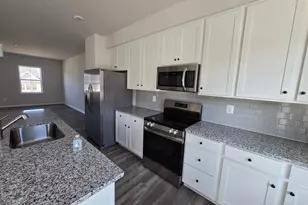 1328 Red Clover Rd, Ranson, WV 25438 - Photo 3