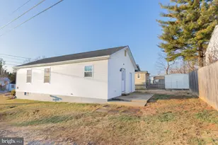 300 W 4th Ave, Ranson, WV 25438 - Photo 35