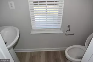 224 Swan Fld Ave, Ranson, WV 25438 - Photo 7