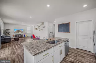 186 Bell Tower Ln, Charles Town, WV 25414 - Photo 9