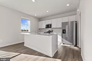 414 Buckeye Dr, Shenandoah Junction, WV 25442 - Photo 5