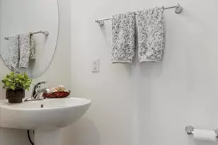 621 Lord Fairfax St, Charles Town, WV 25414 - Photo 9